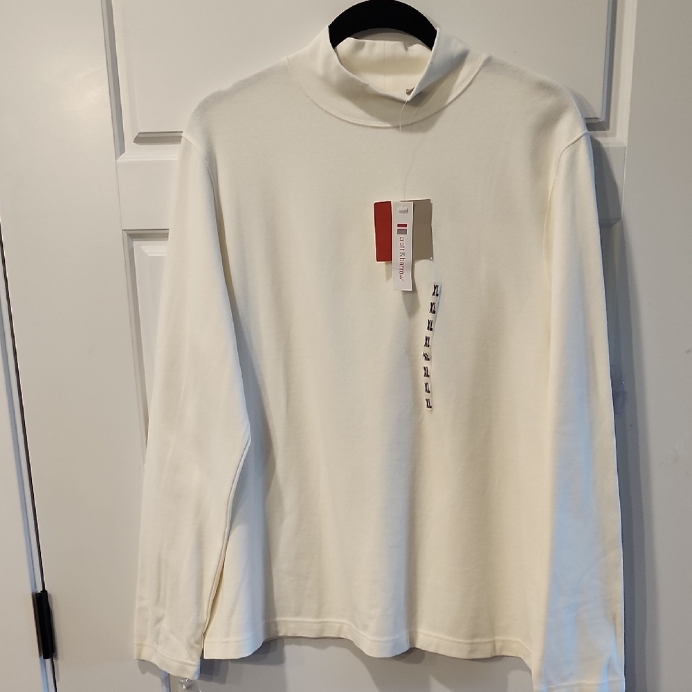 Croft & Barrow Cream Turtleneck Top